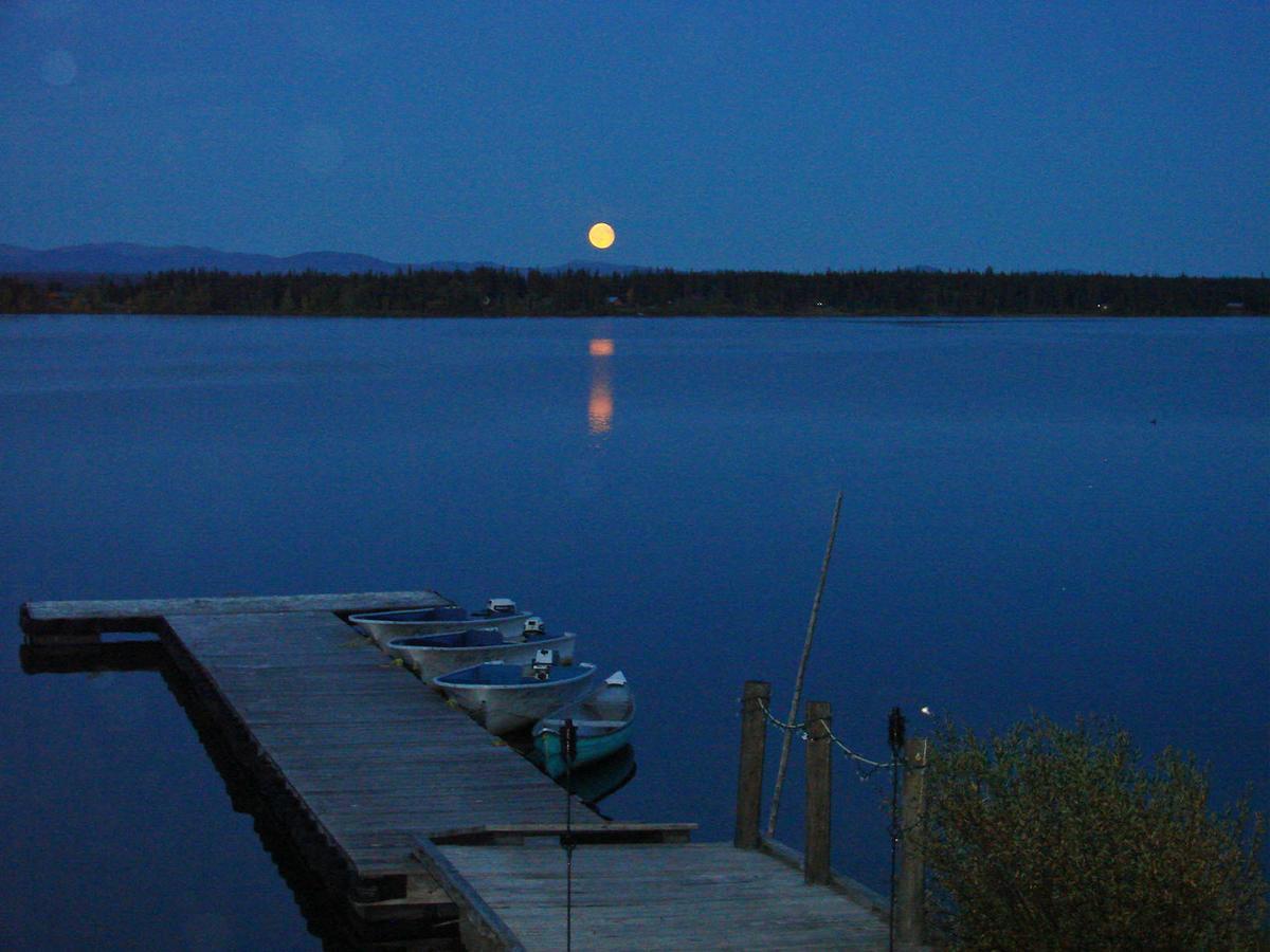 Eagle'S Nest Resort Anahim Lake Esterno foto
