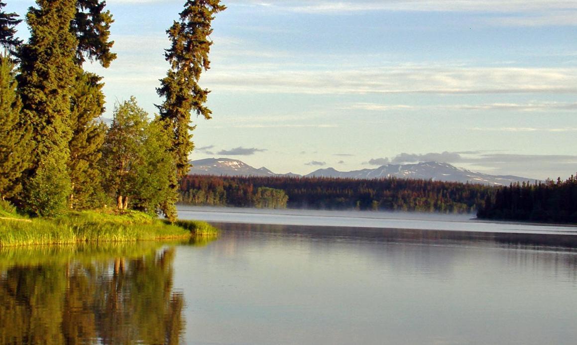 Eagle'S Nest Resort Anahim Lake Esterno foto